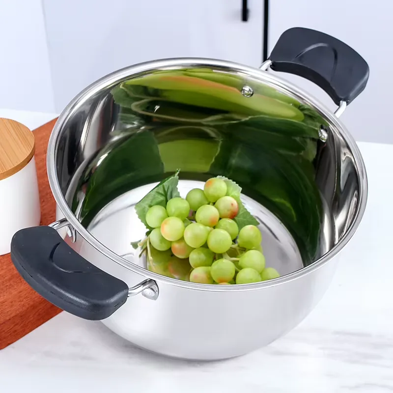 Food cooking evenly in the stainless steel pot